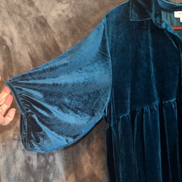 Umgee Teal Velvet Blouse - Picture 3 of 4